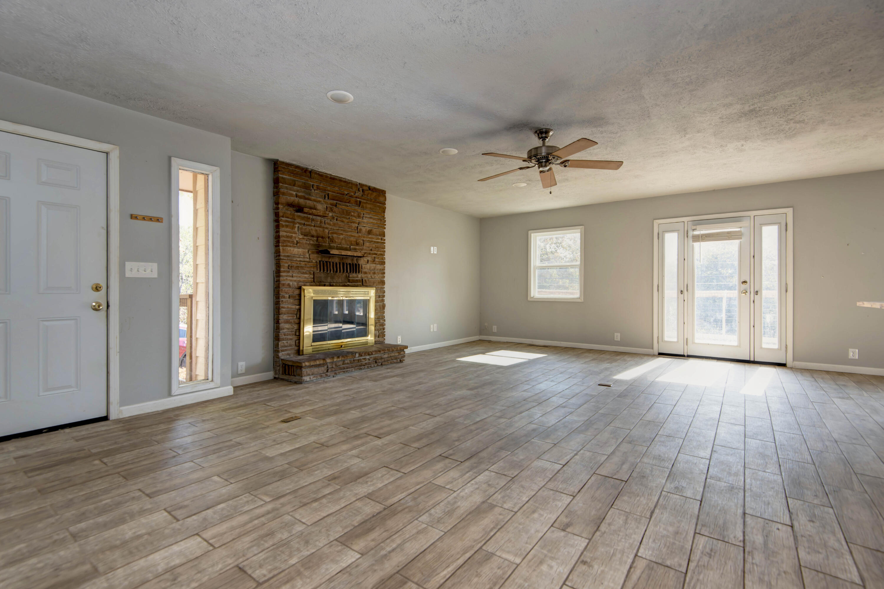 94 Lakeshore Drive Property Photo 12