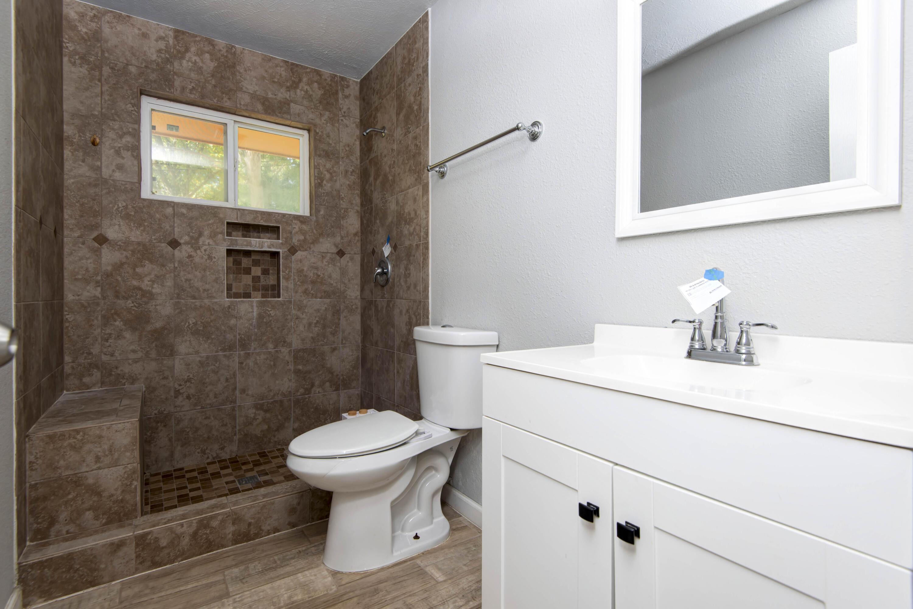 94 Lakeshore Drive Property Photo 13