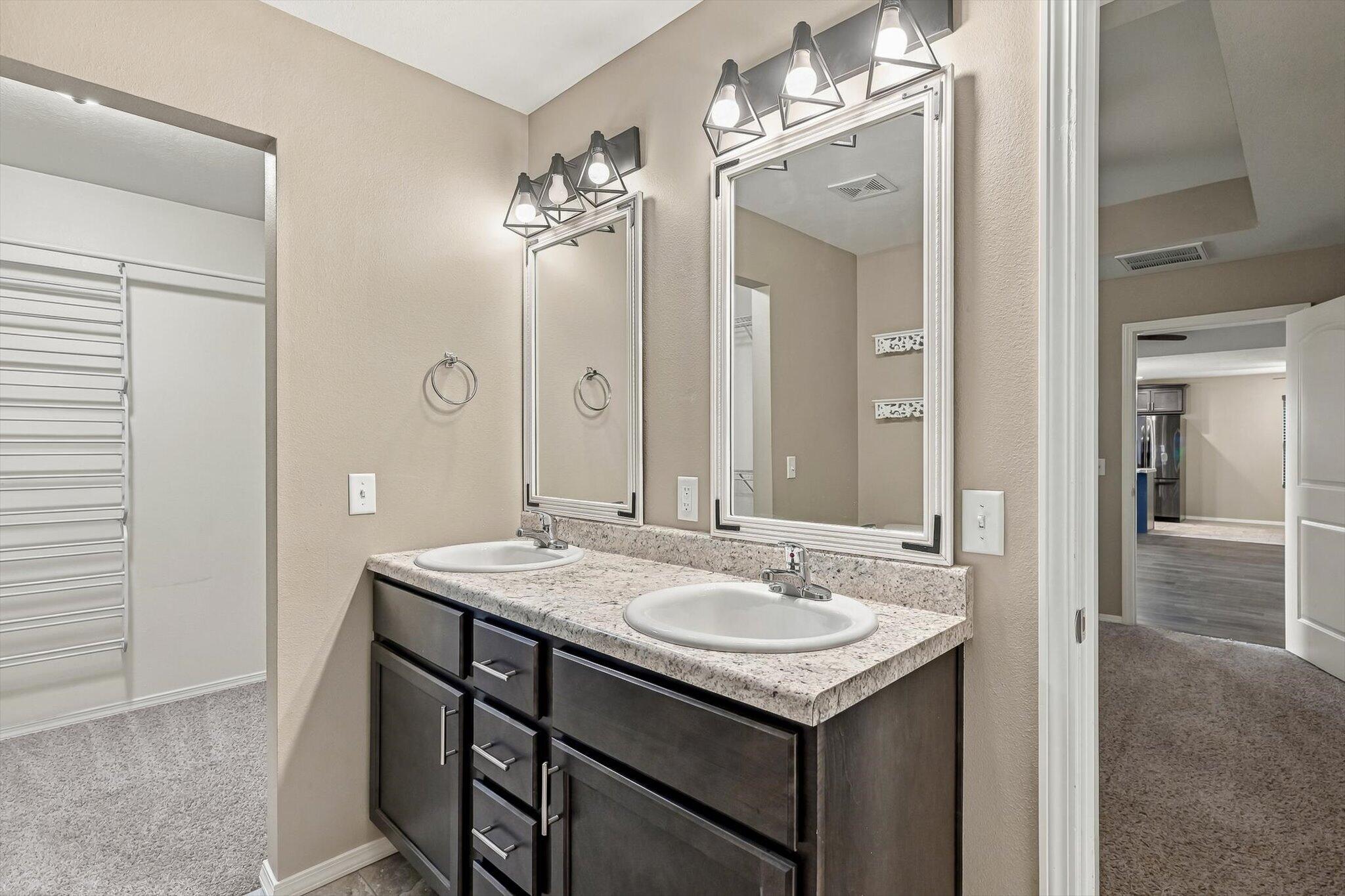 571 West Grace Street Property Photo 16
