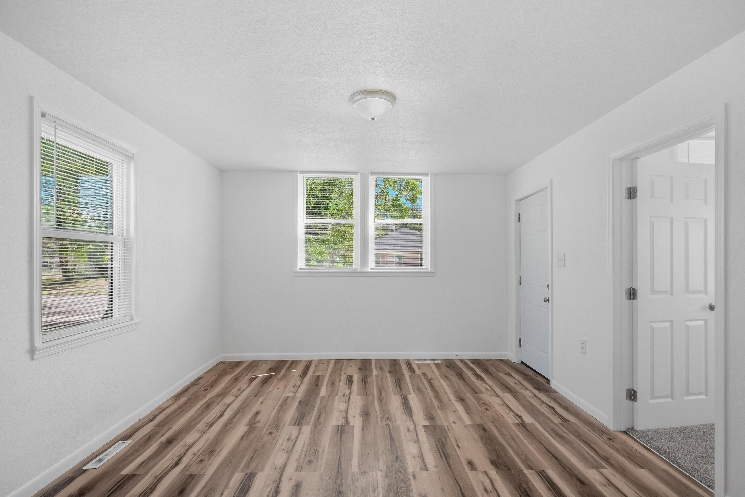 1410 South Byers Avenue Property Photo 4