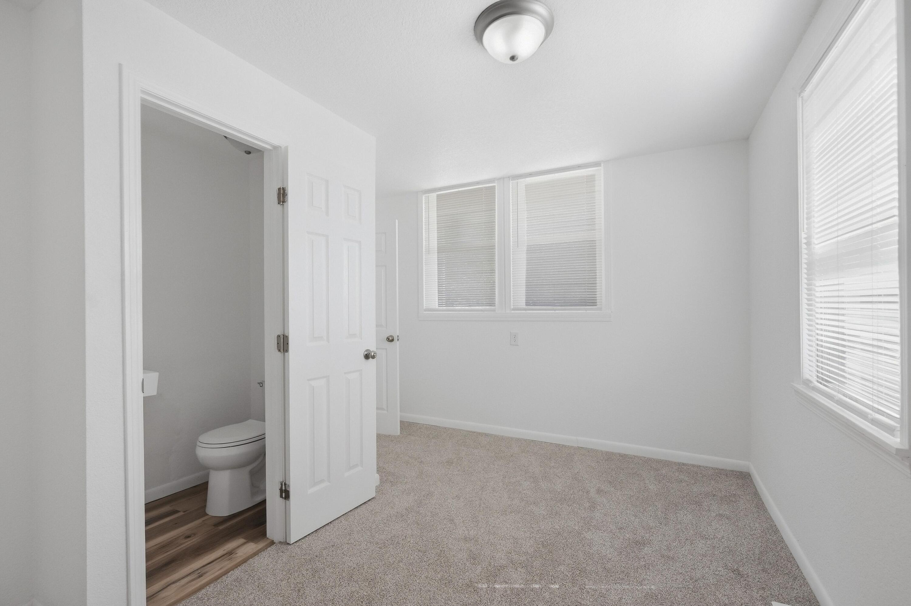 1410 South Byers Avenue Property Photo 10
