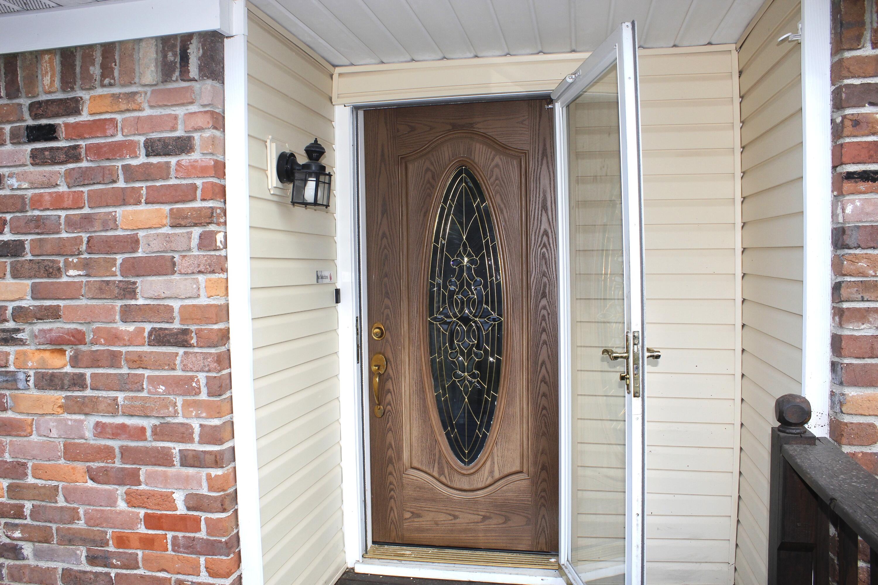 1054 South Peach Tree Avenue Property Photo 2