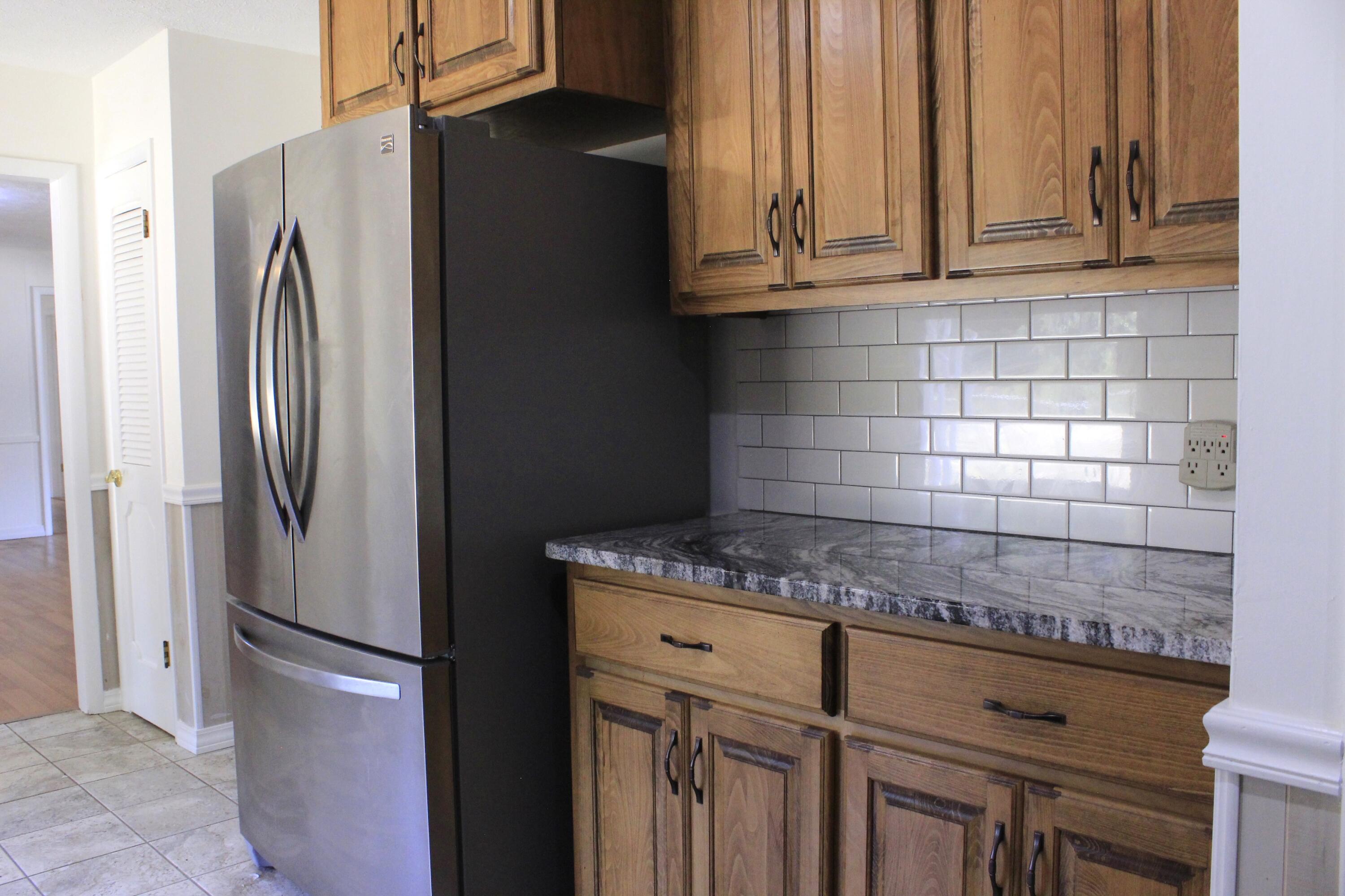 1054 South Peach Tree Avenue Property Photo 10