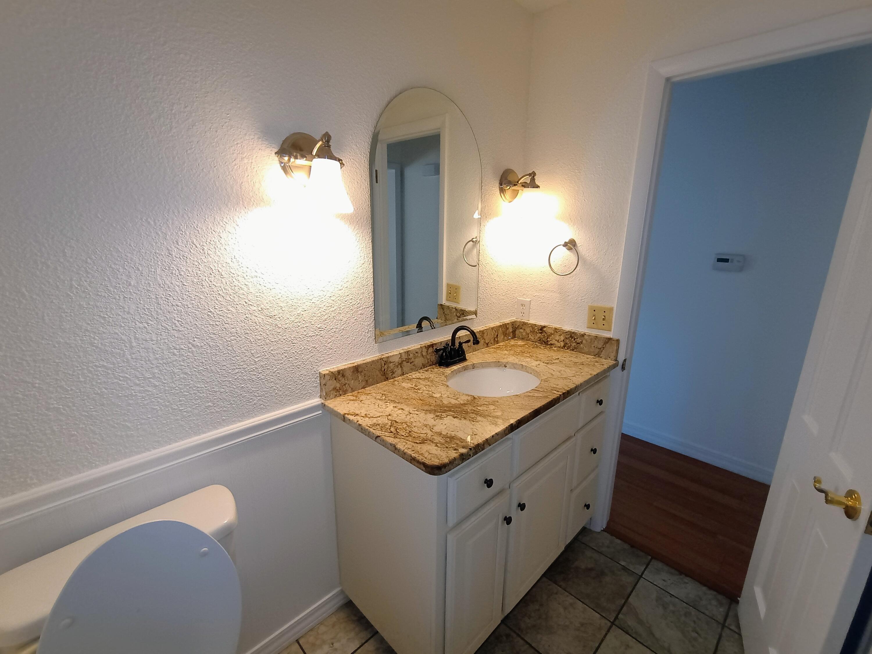 1054 South Peach Tree Avenue Property Photo 18