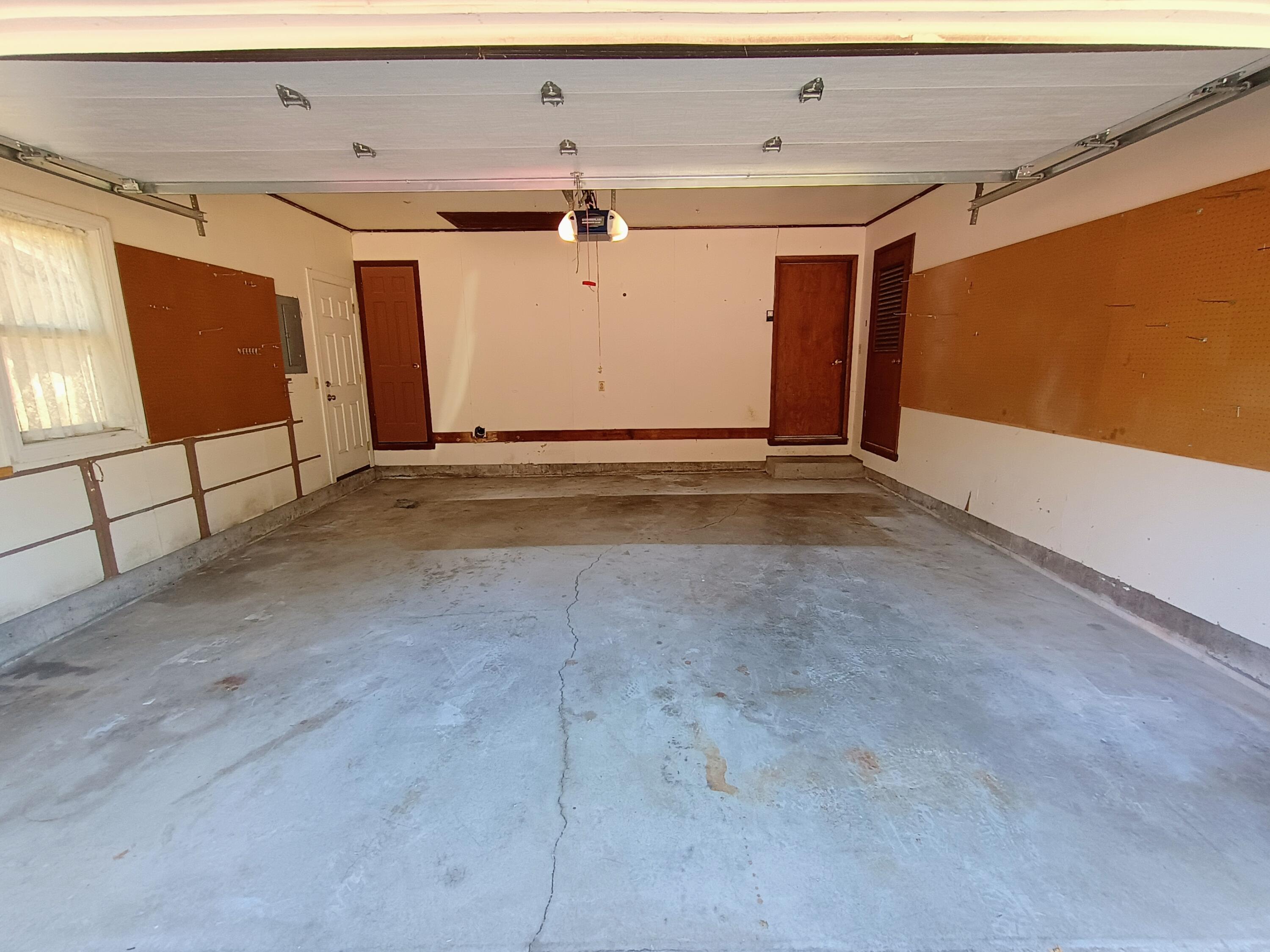 1054 South Peach Tree Avenue Property Photo 29