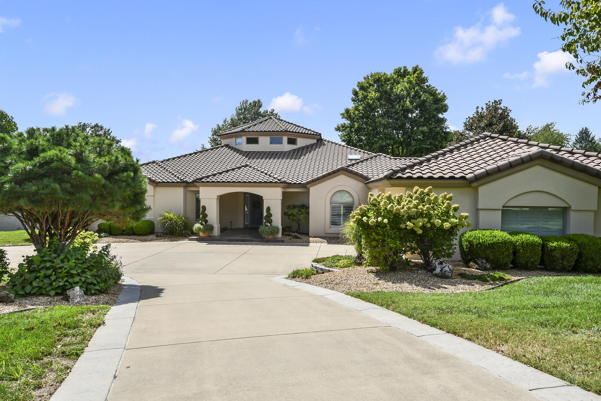 5181 South Stonehaven Drive Property Photo 6