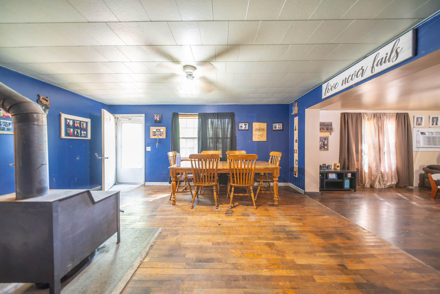 7777 Jayson Street Property Photo 8
