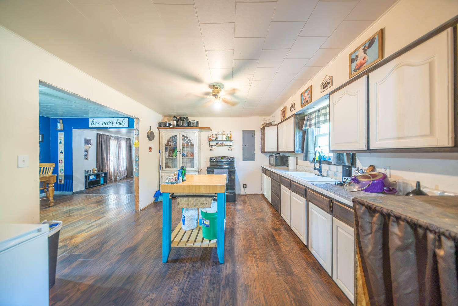 7777 Jayson Street Property Photo 10