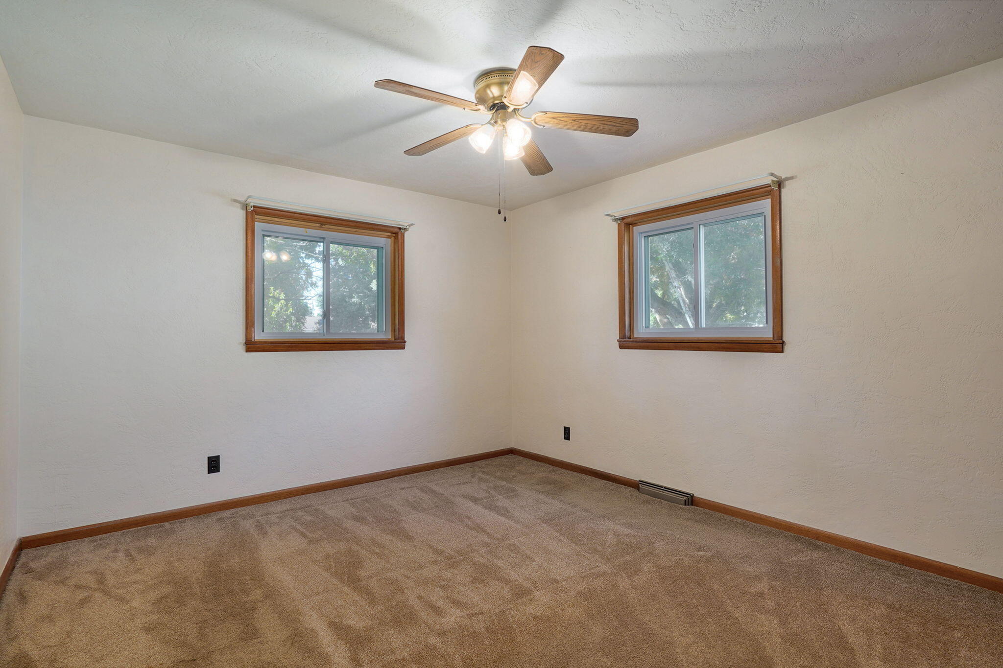 106 West Thurman Avenue Property Photo 17