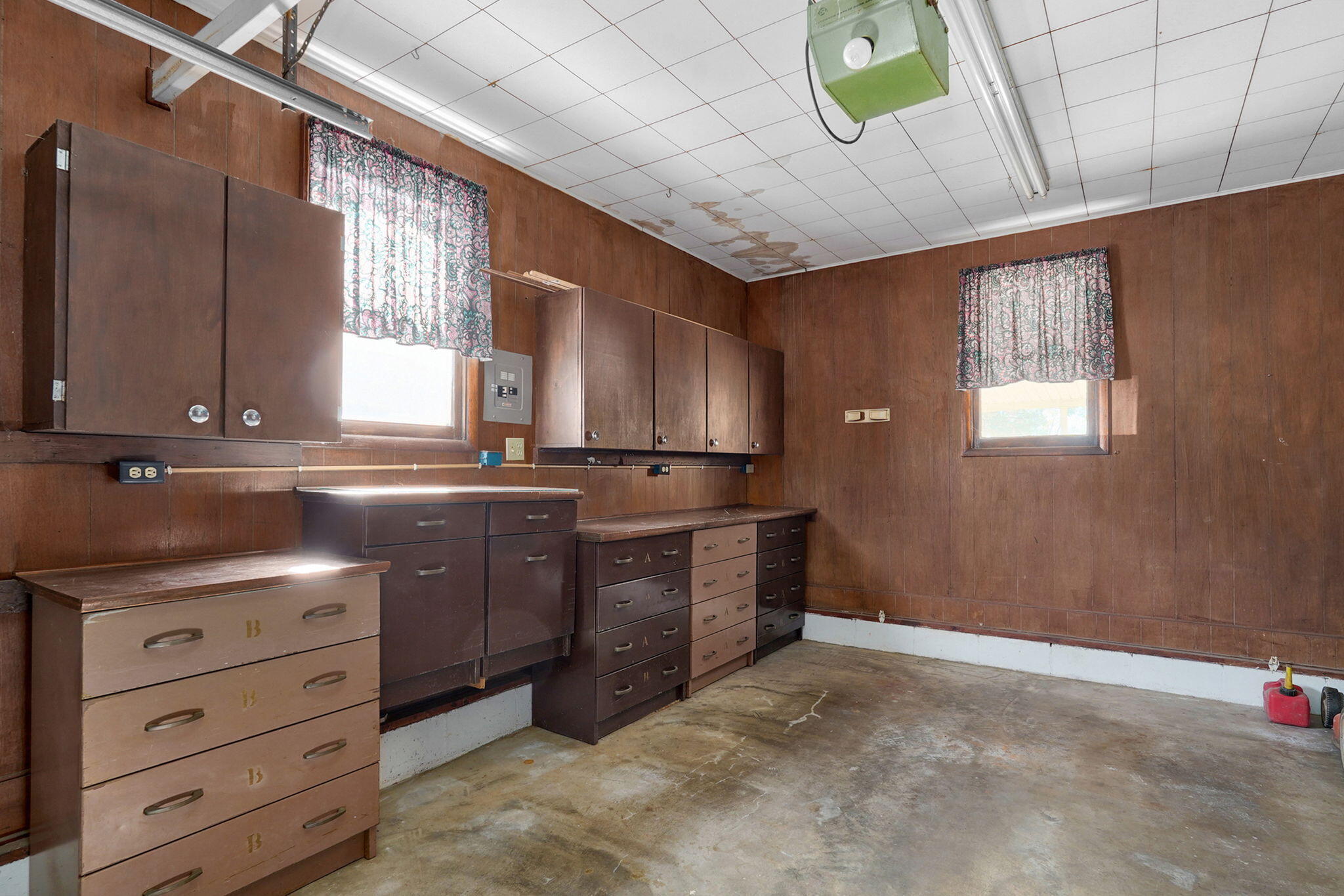106 West Thurman Avenue Property Photo 33