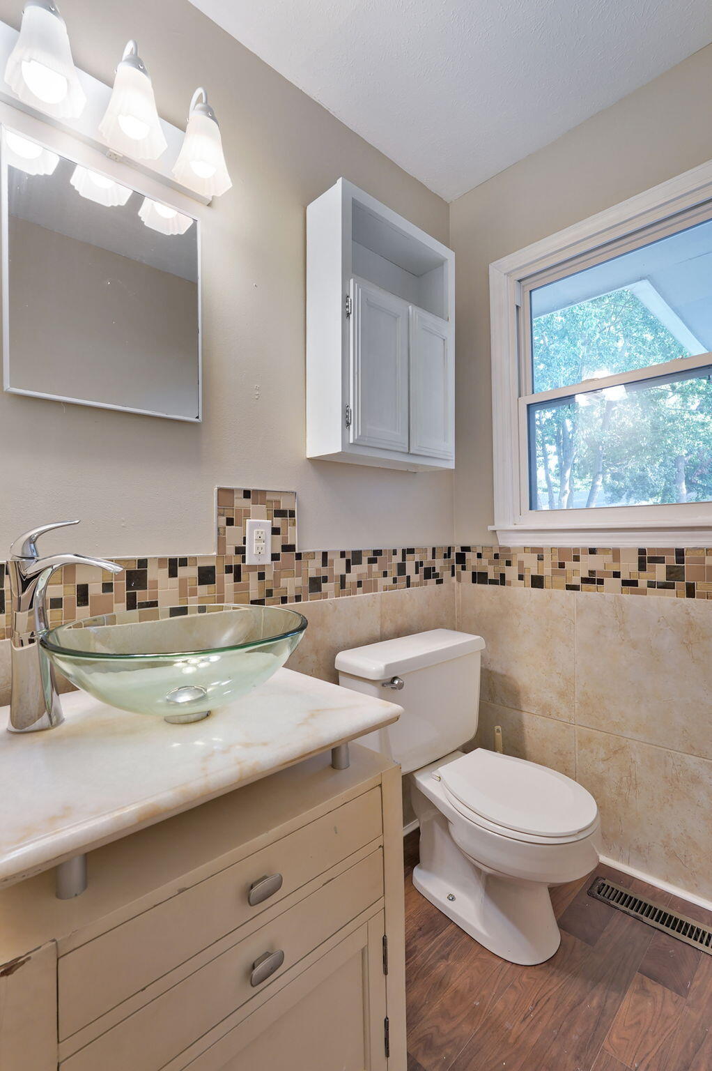 1533 East Broadmoor Street Property Photo 13