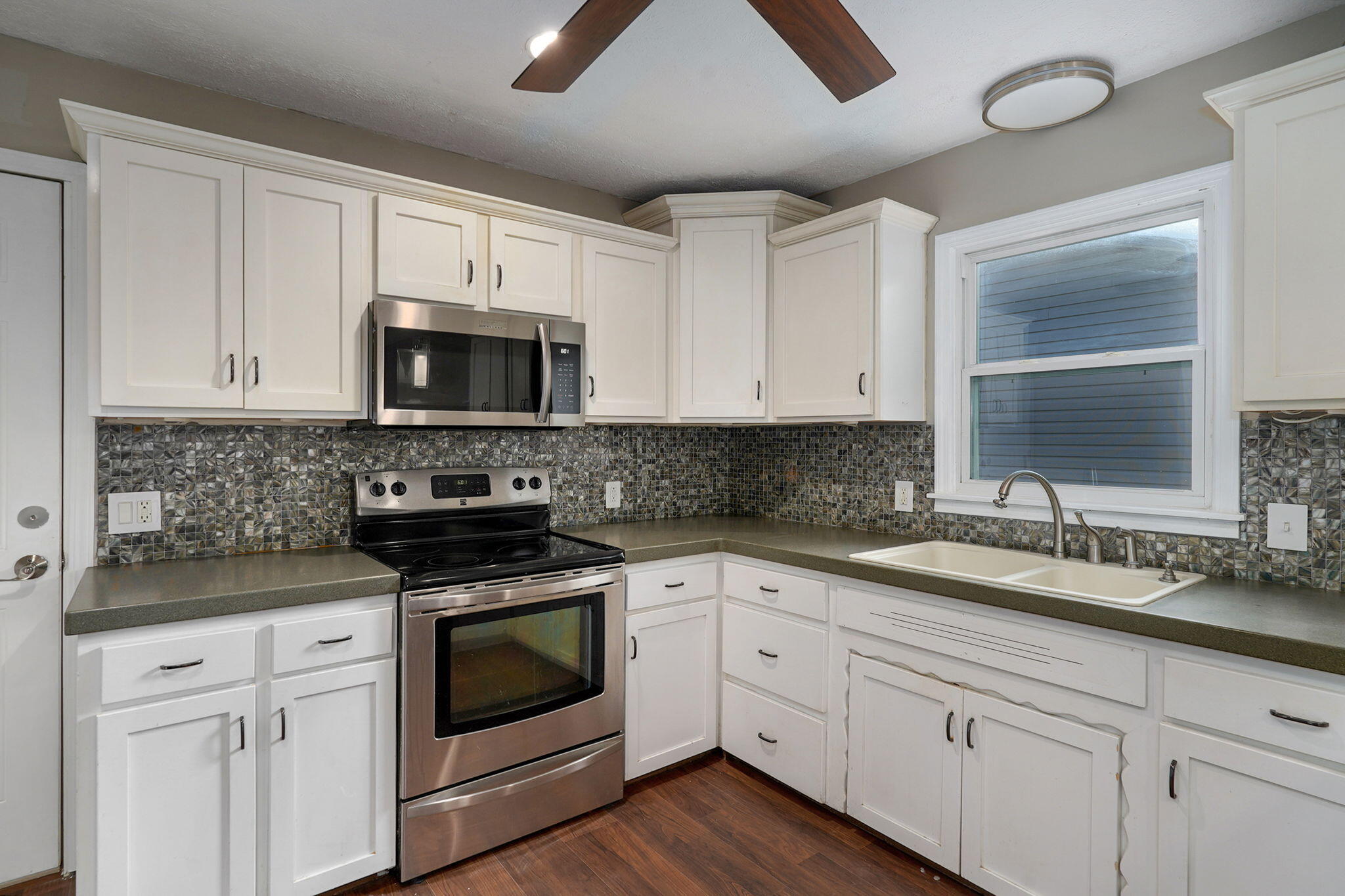 1533 East Broadmoor Street Property Photo 16