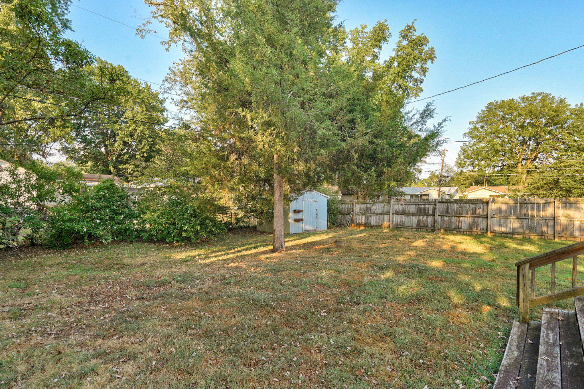 1533 East Broadmoor Street Property Photo 23