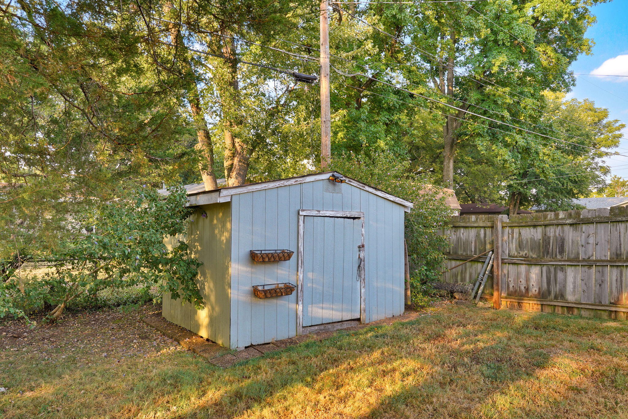 1533 East Broadmoor Street Property Photo 25