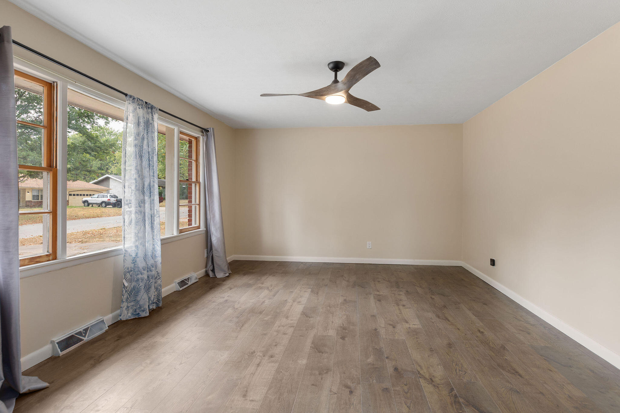 3429 South Franklin Avenue Property Photo 4