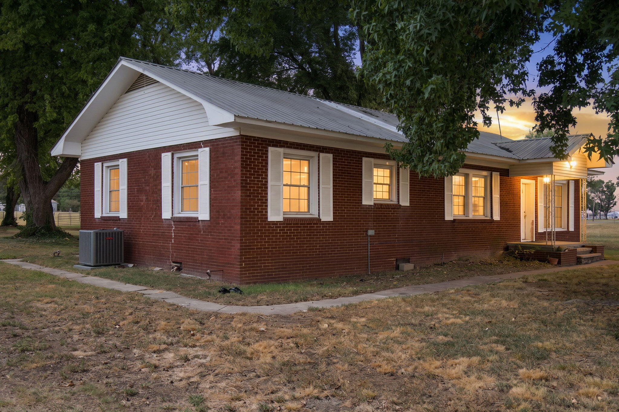 625 Oneil Street Property Photo 1