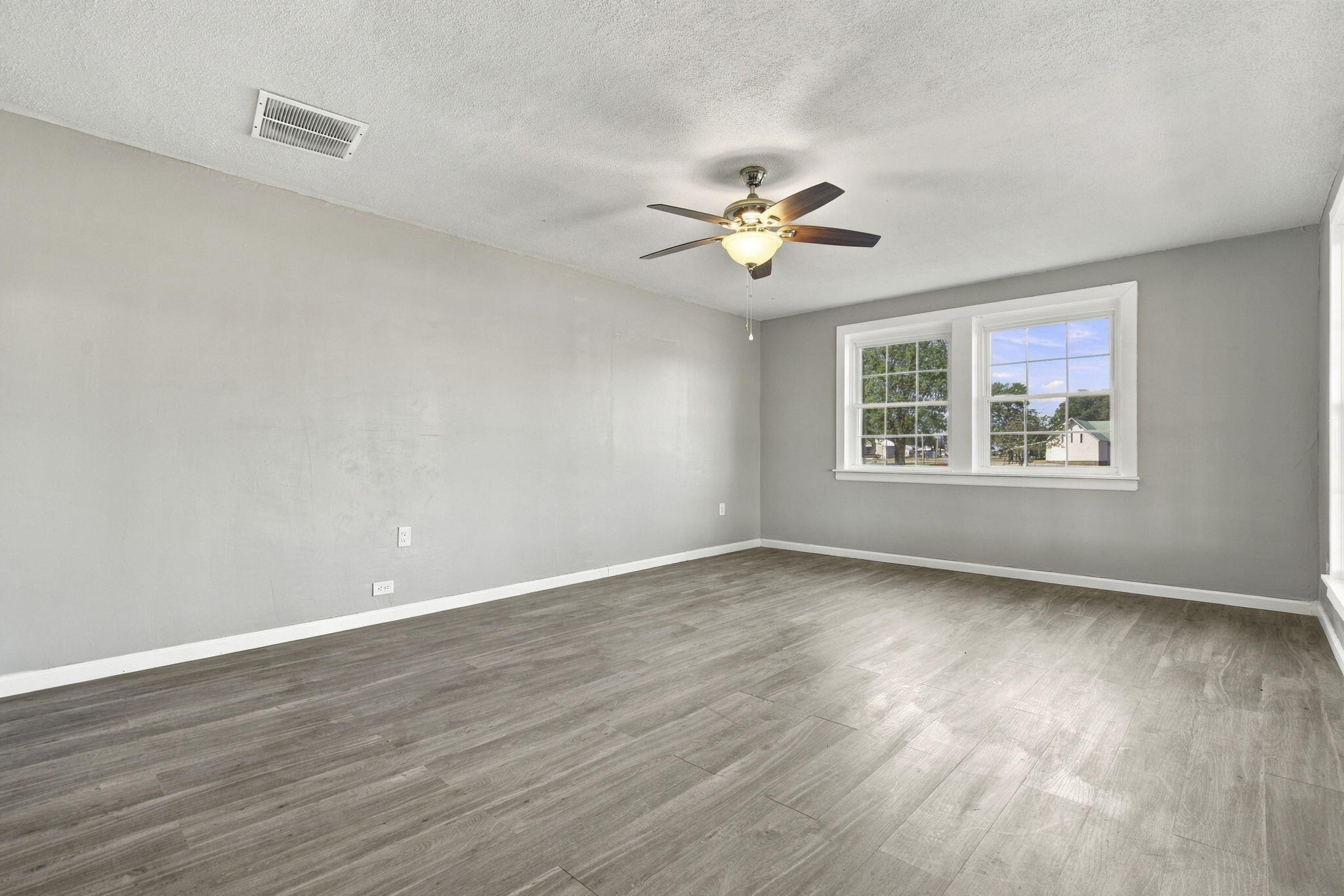 625 Oneil Street Property Photo 5