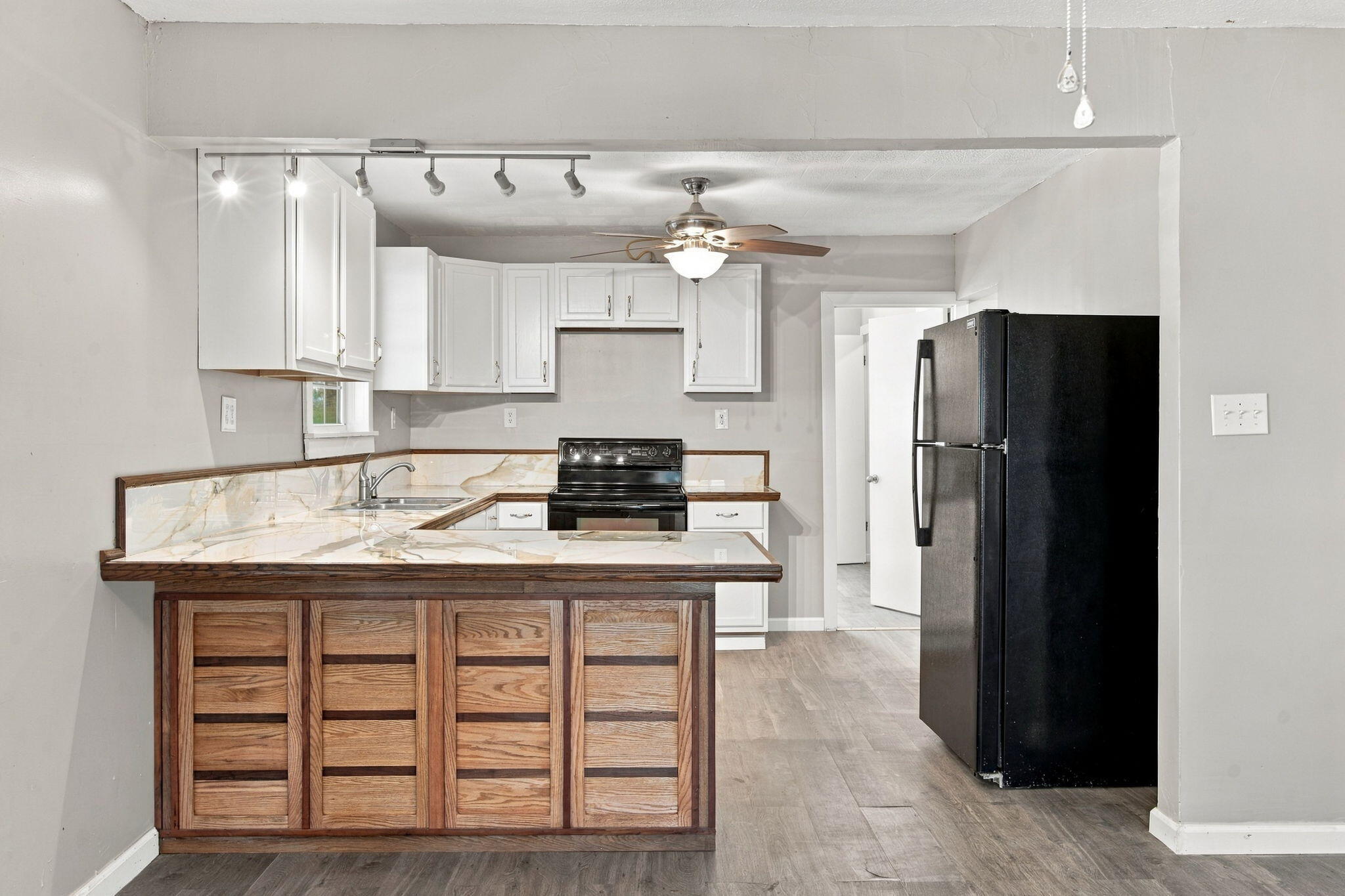 625 Oneil Street Property Photo 10