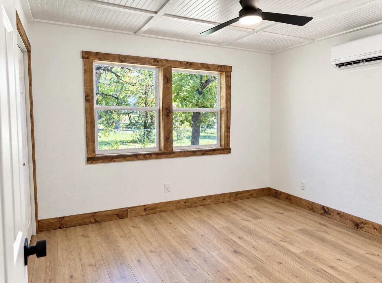 2610 Paula Drive Property Photo 12
