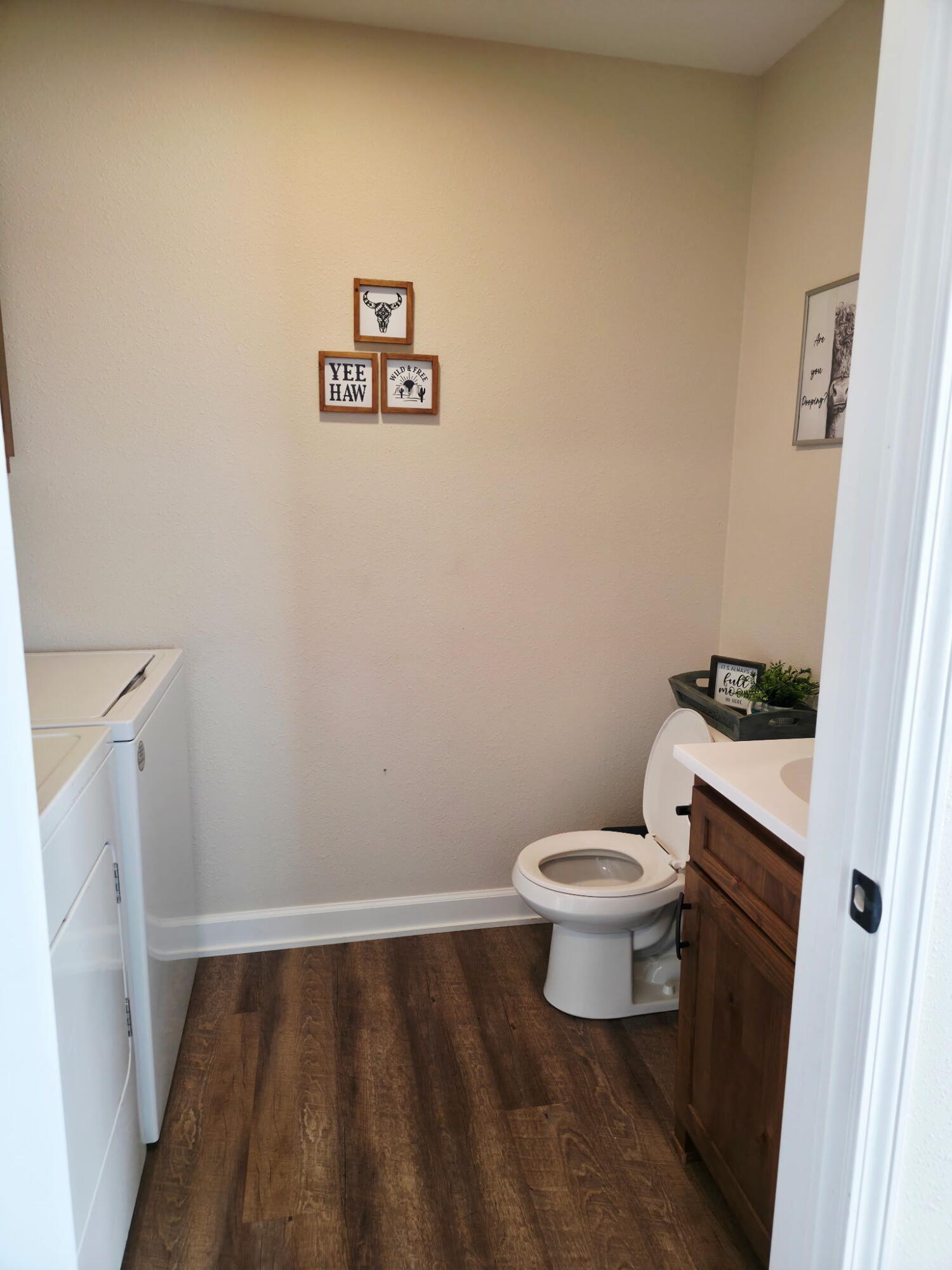 105 West Craig Street Property Photo 9