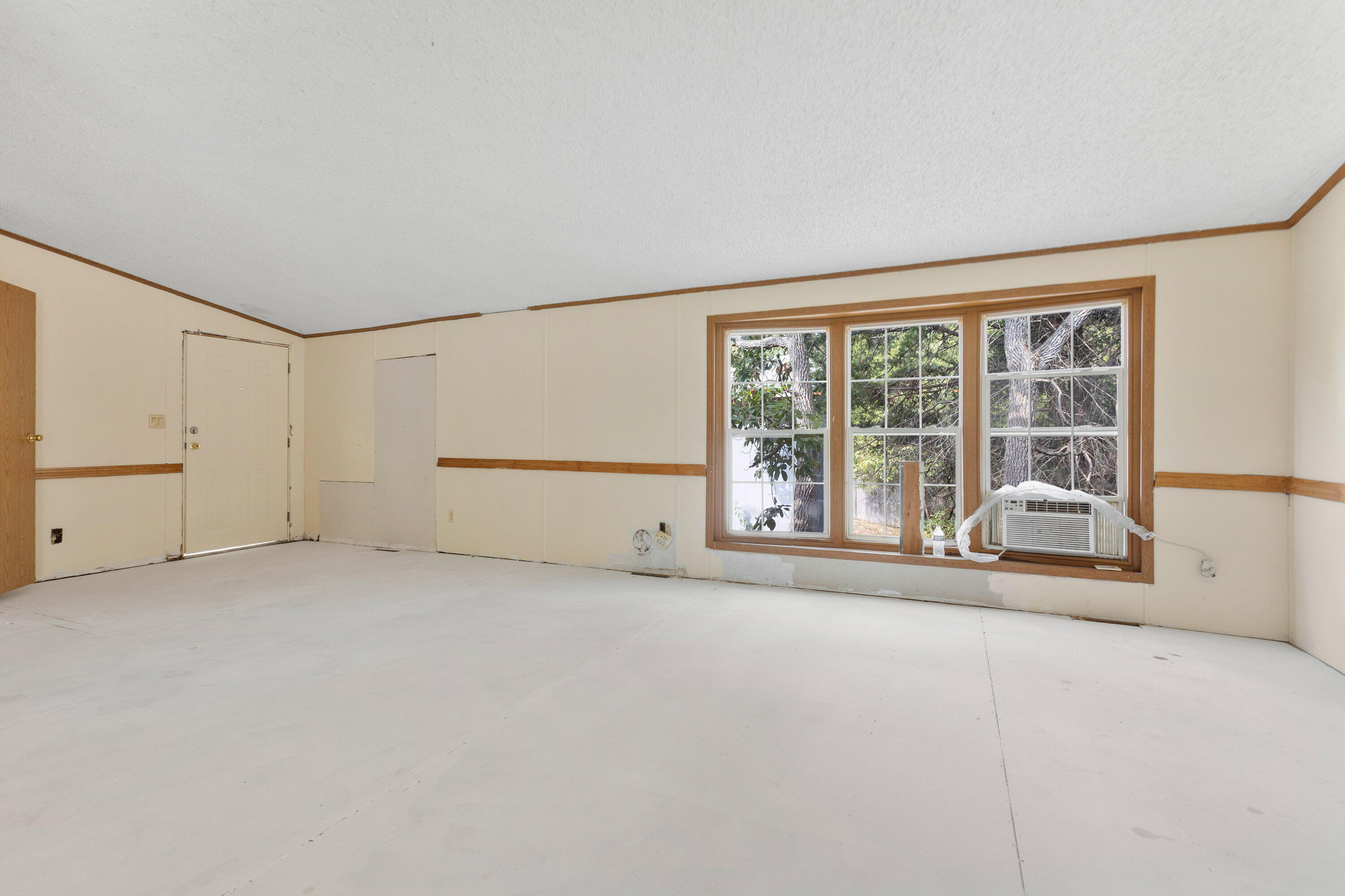 126 Sunny Lane Property Photo 4