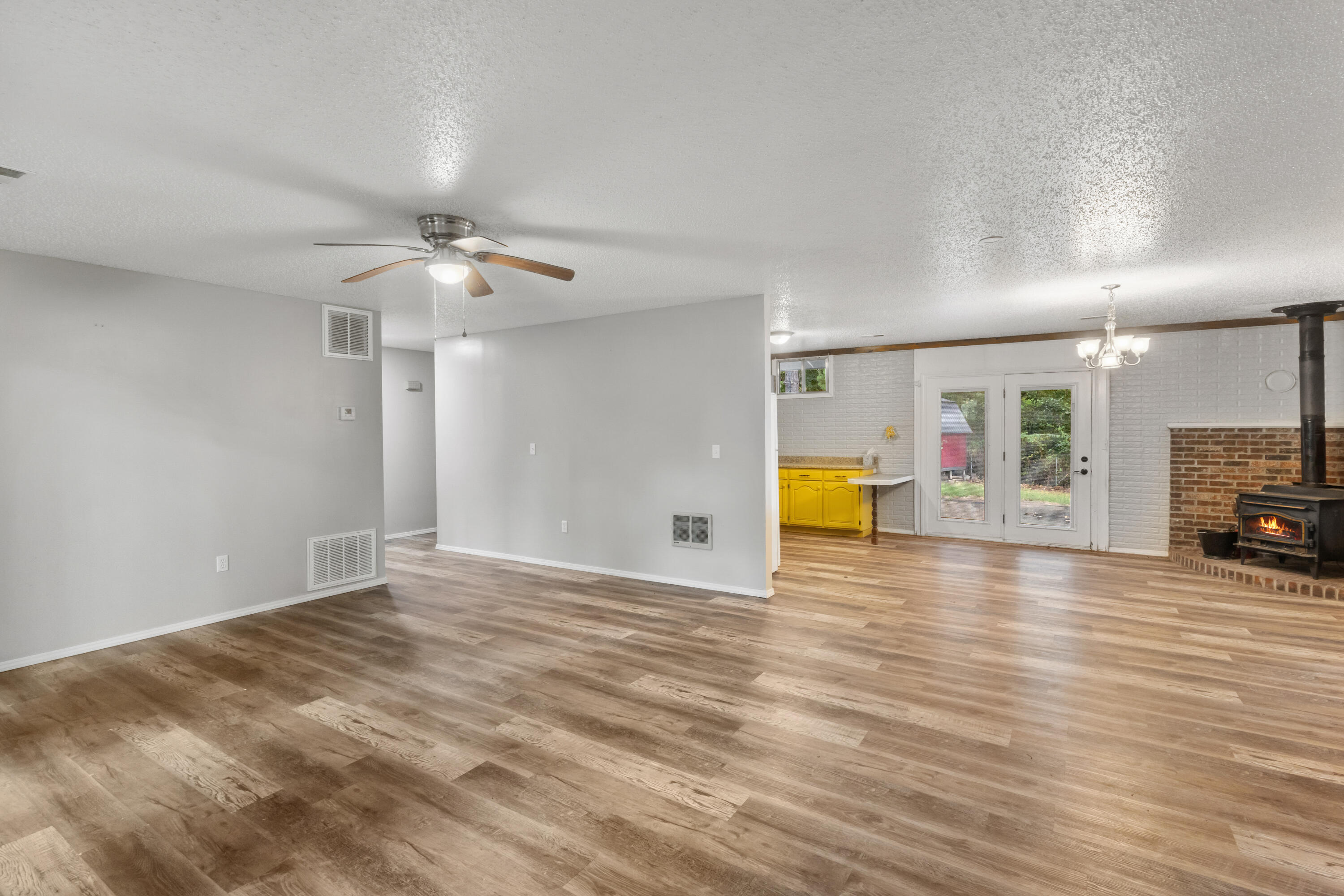 1605 Chappell Drive Property Photo 6
