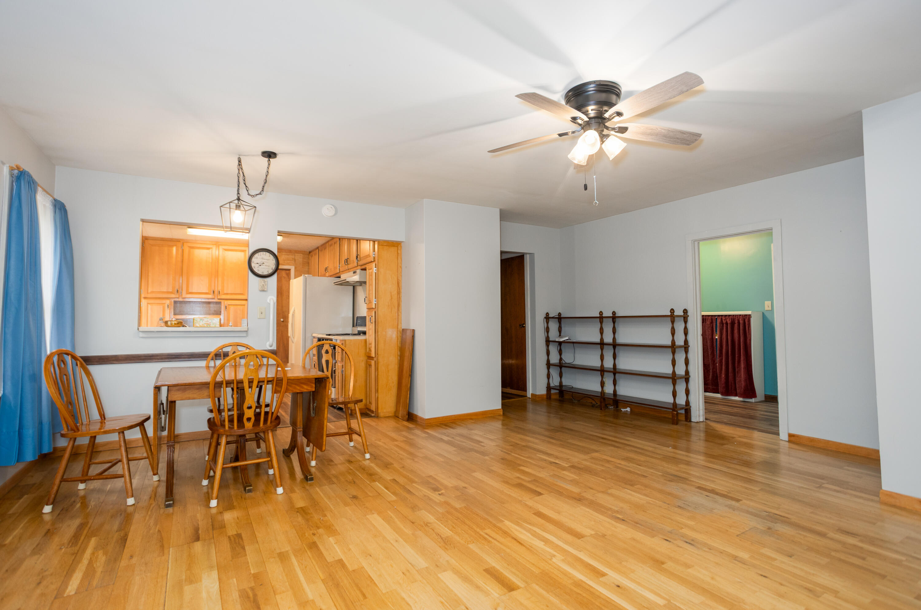 1043 South Aid Avenue Property Photo 7