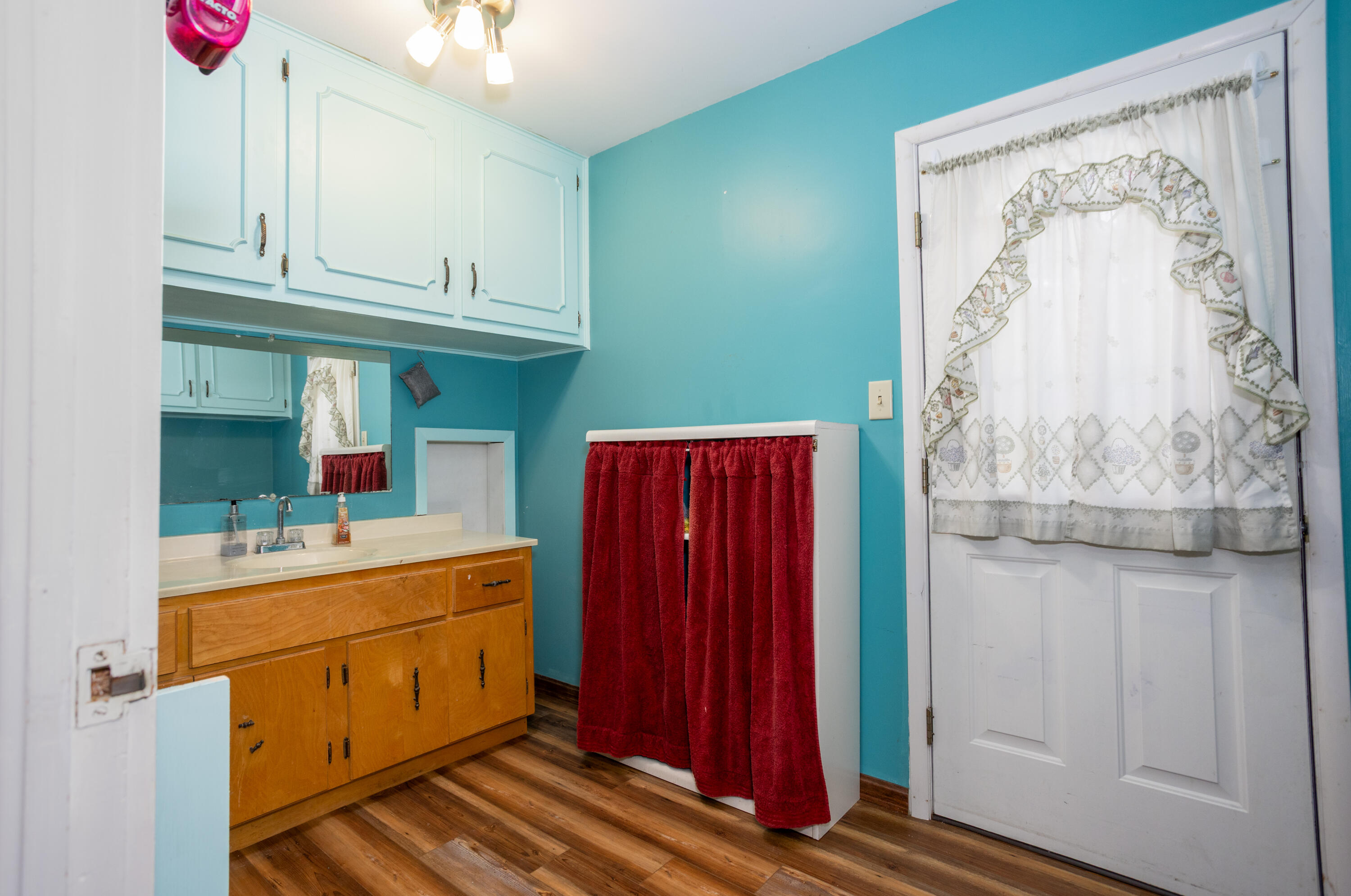 1043 South Aid Avenue Property Photo 12