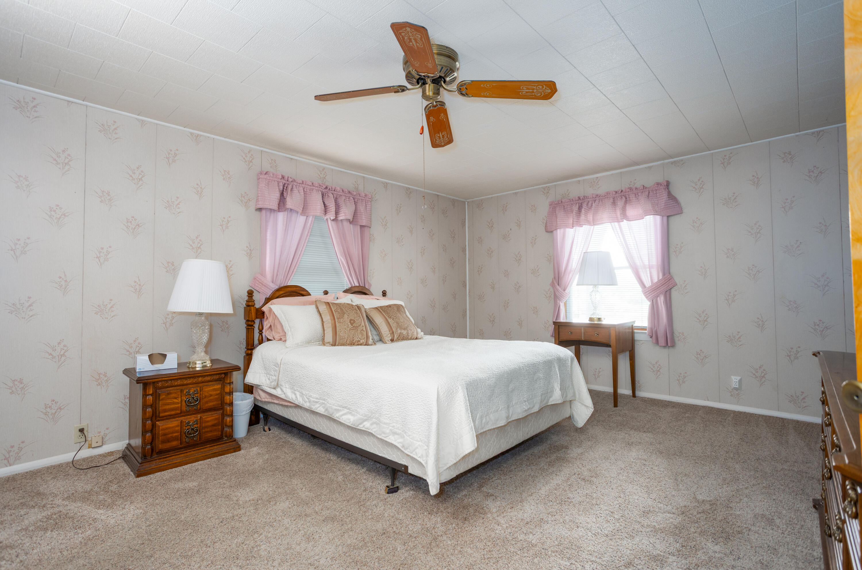 1043 South Aid Avenue Property Photo 16
