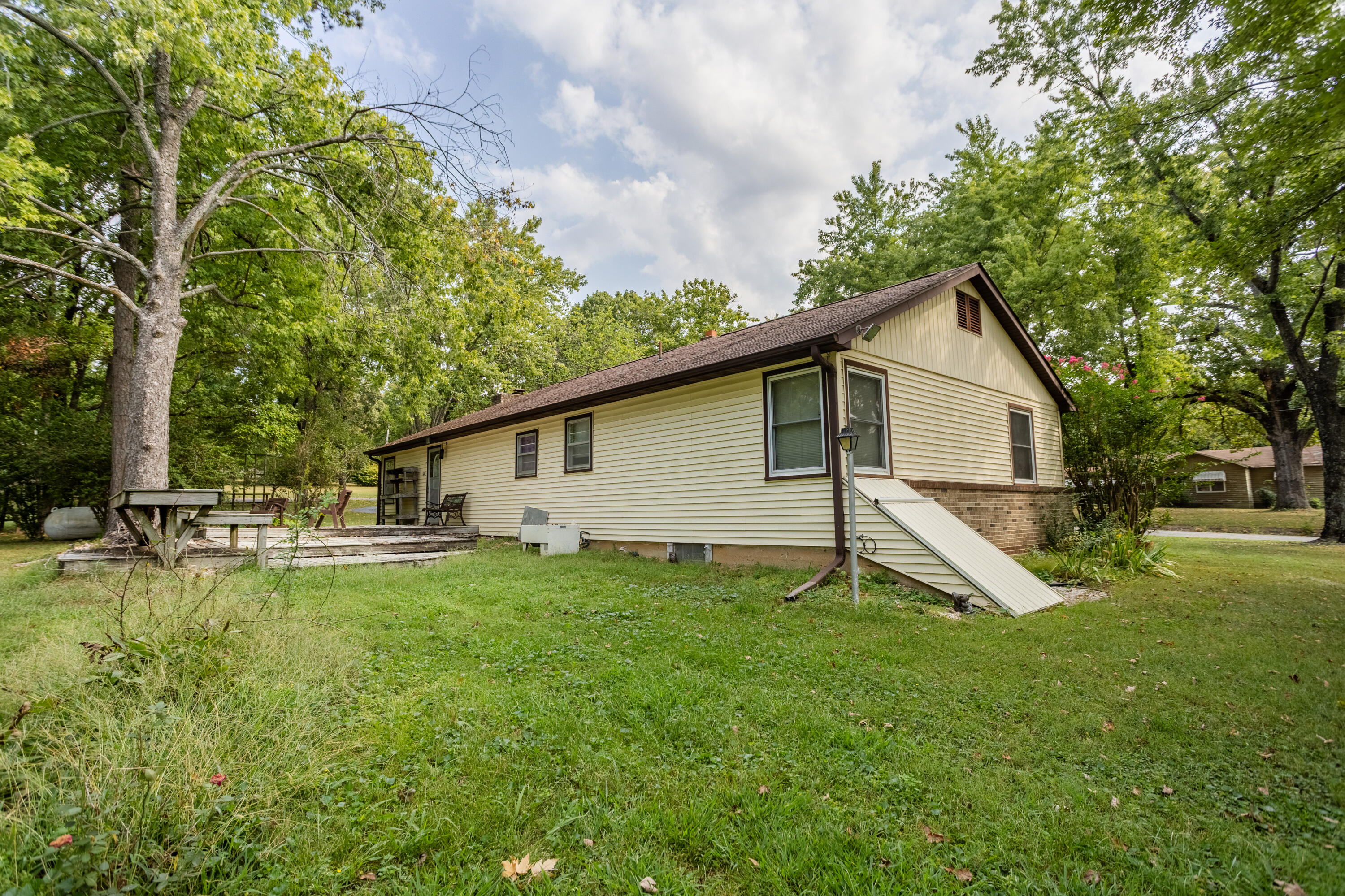 1043 South Aid Avenue Property Photo 22