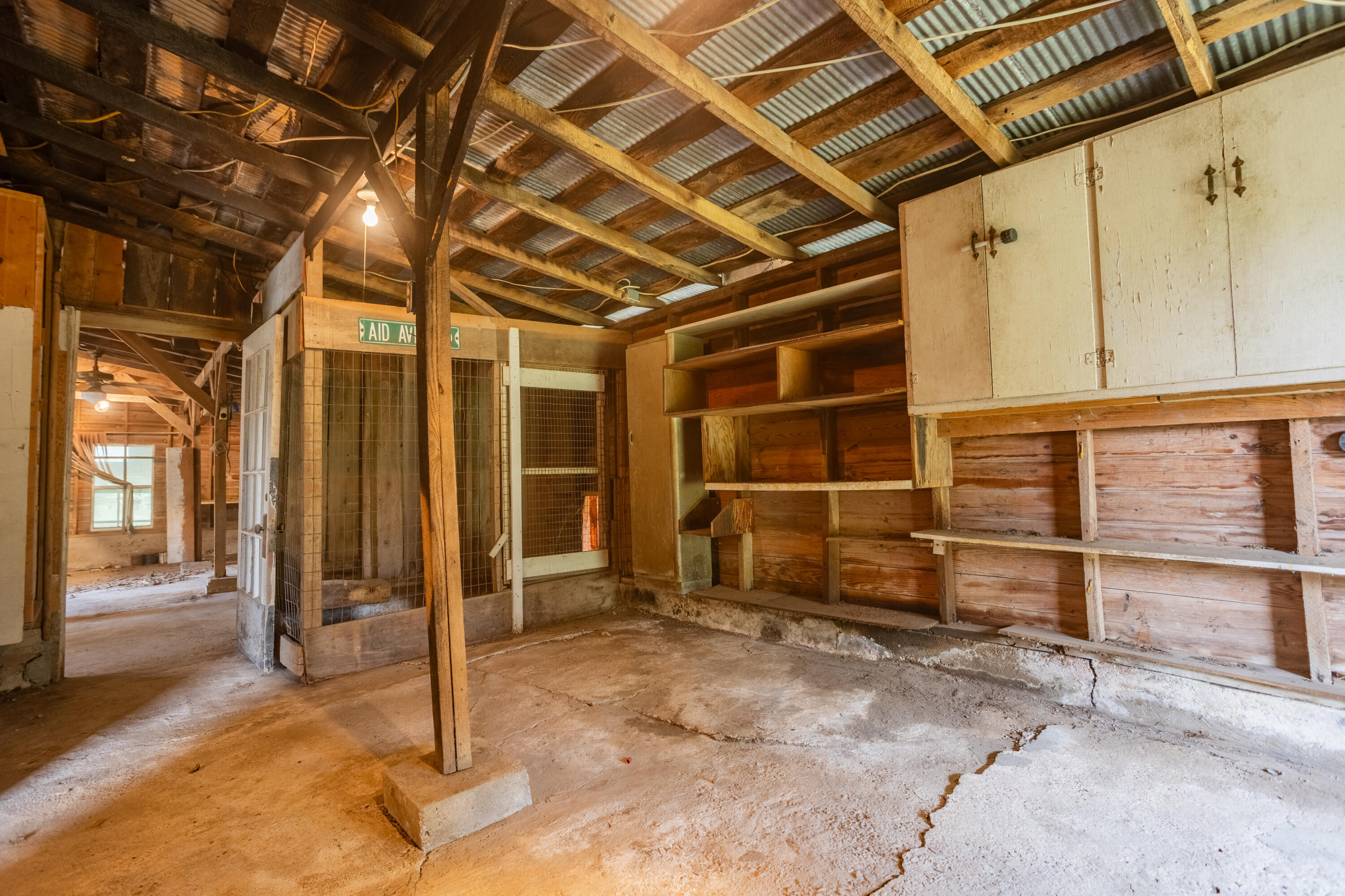 1043 South Aid Avenue Property Photo 28
