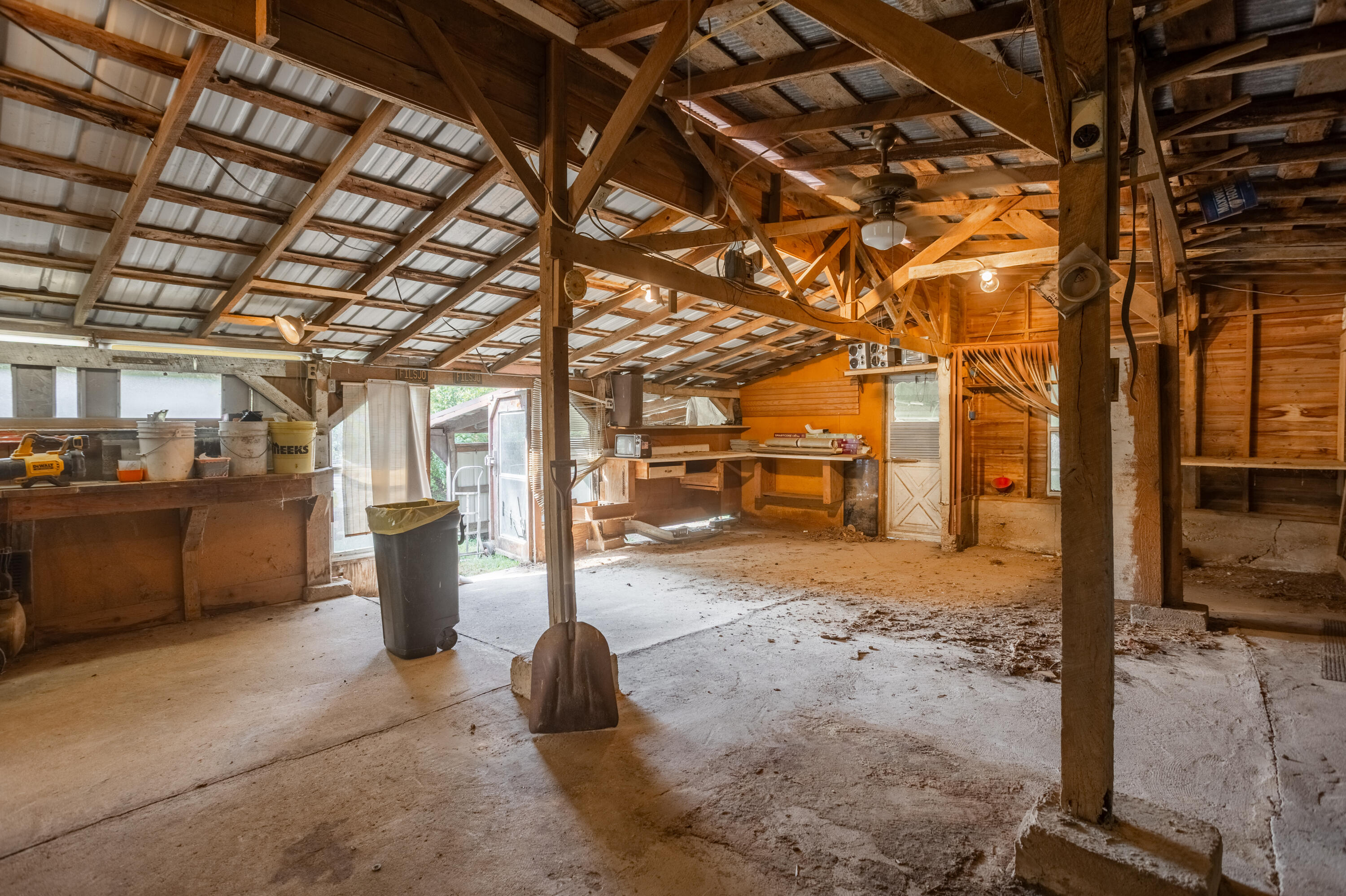 1043 South Aid Avenue Property Photo 29