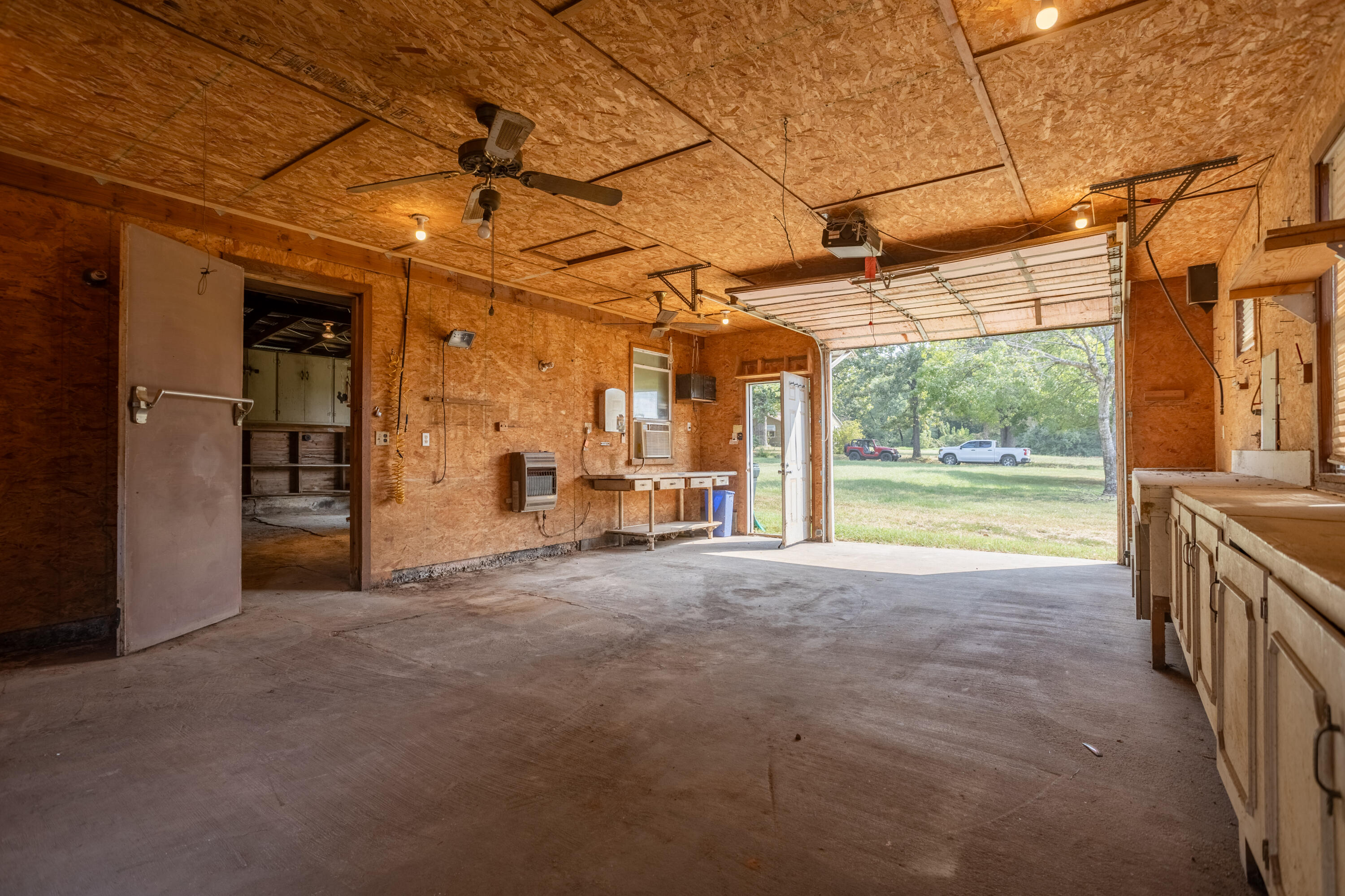 1043 South Aid Avenue Property Photo 30