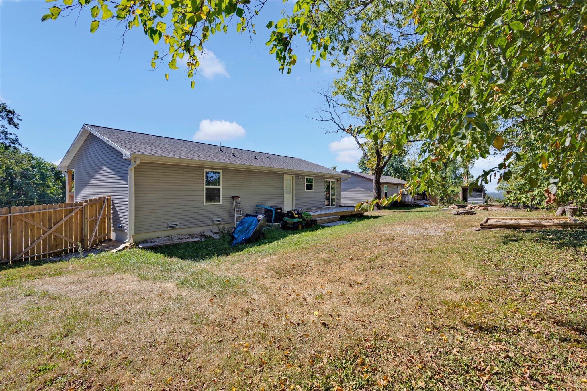307 South Nettleton Avenue Property Photo 26