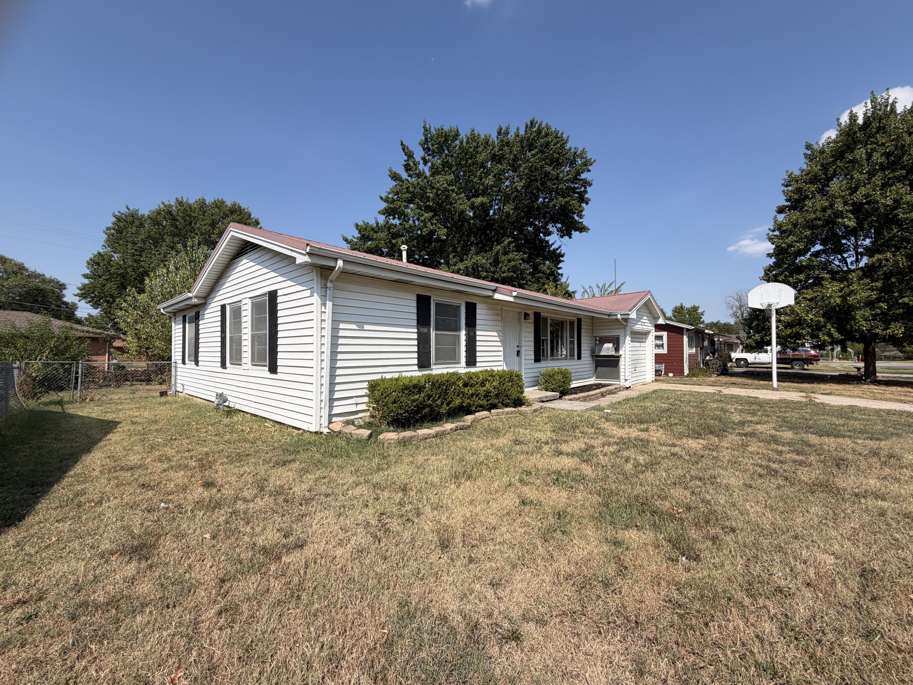 917 South East Street Property Photo 1