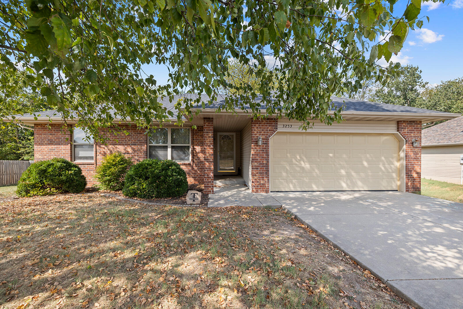 3253 East Colonial Street Property Photo 1
