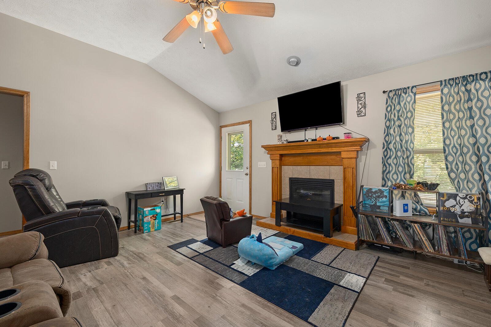 3253 East Colonial Street Property Photo 4