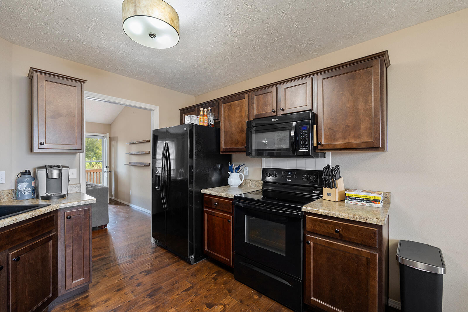 827 North Franklin Avenue Property Photo 7