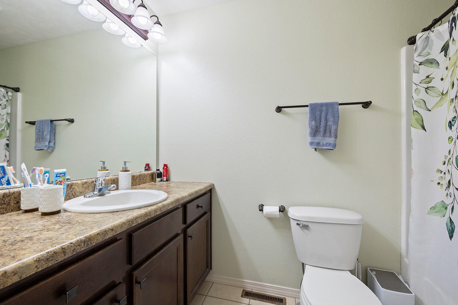 827 North Franklin Avenue Property Photo 10