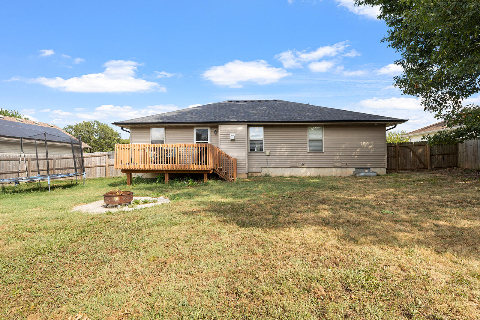 827 North Franklin Avenue Property Photo 18