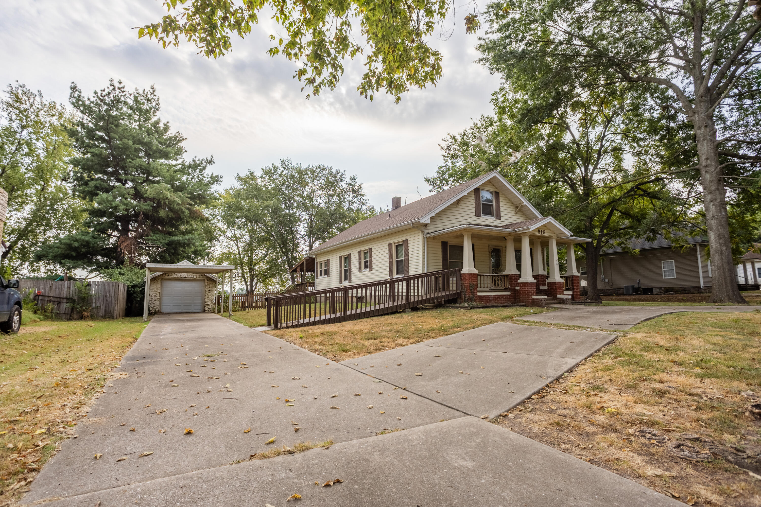 516 North Pine Avenue Property Photo 1