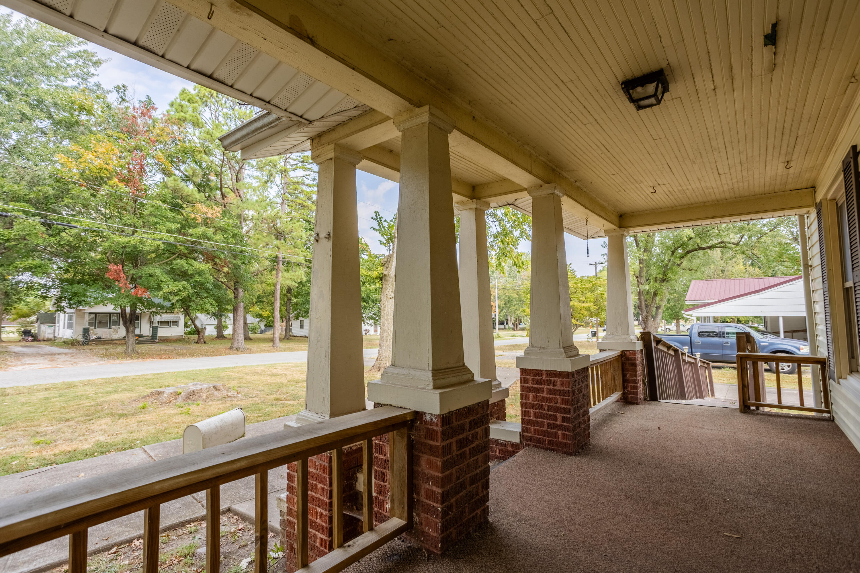 516 North Pine Avenue Property Photo 3