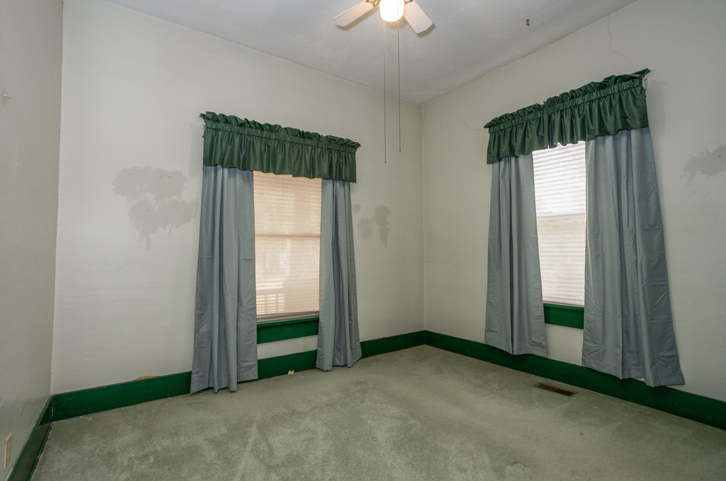 516 North Pine Avenue Property Photo 16