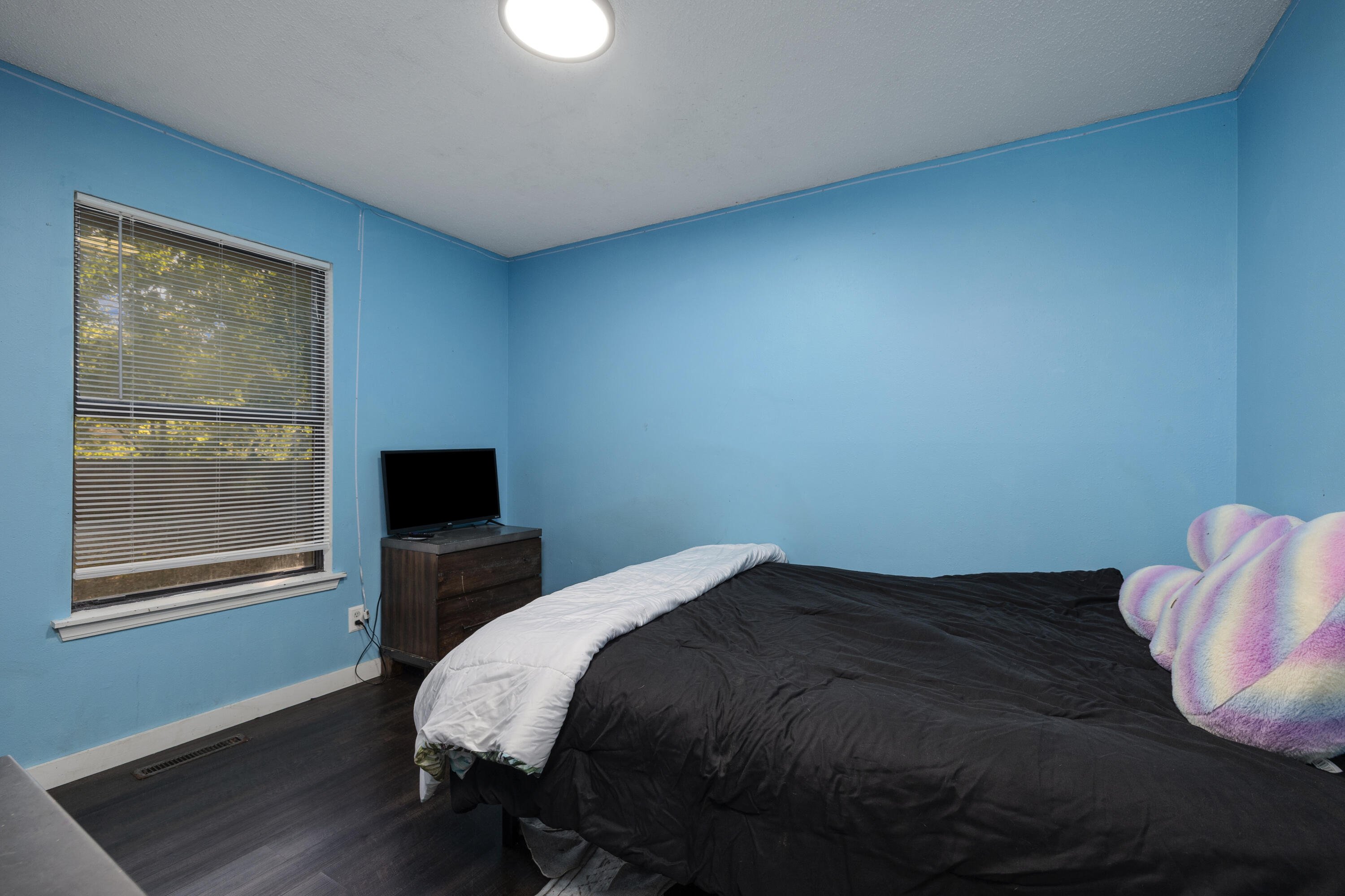 212 East Deanna Lane Property Photo 16