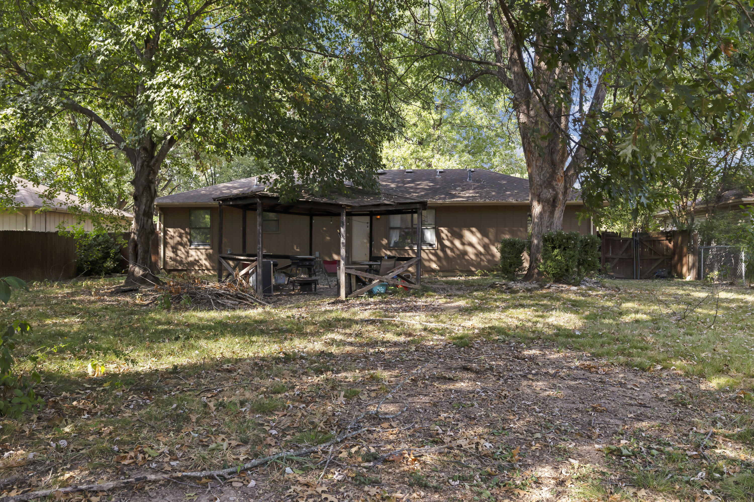 212 East Deanna Lane Property Photo 25