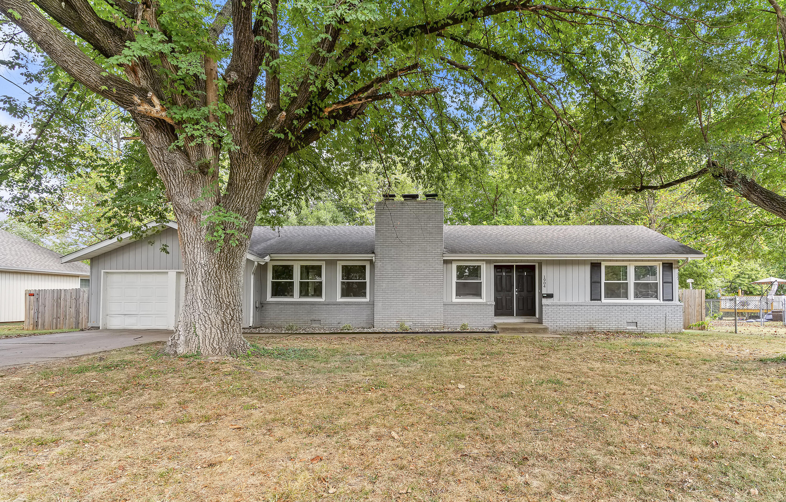 1904 South Glencrest Avenue Property Photo 1