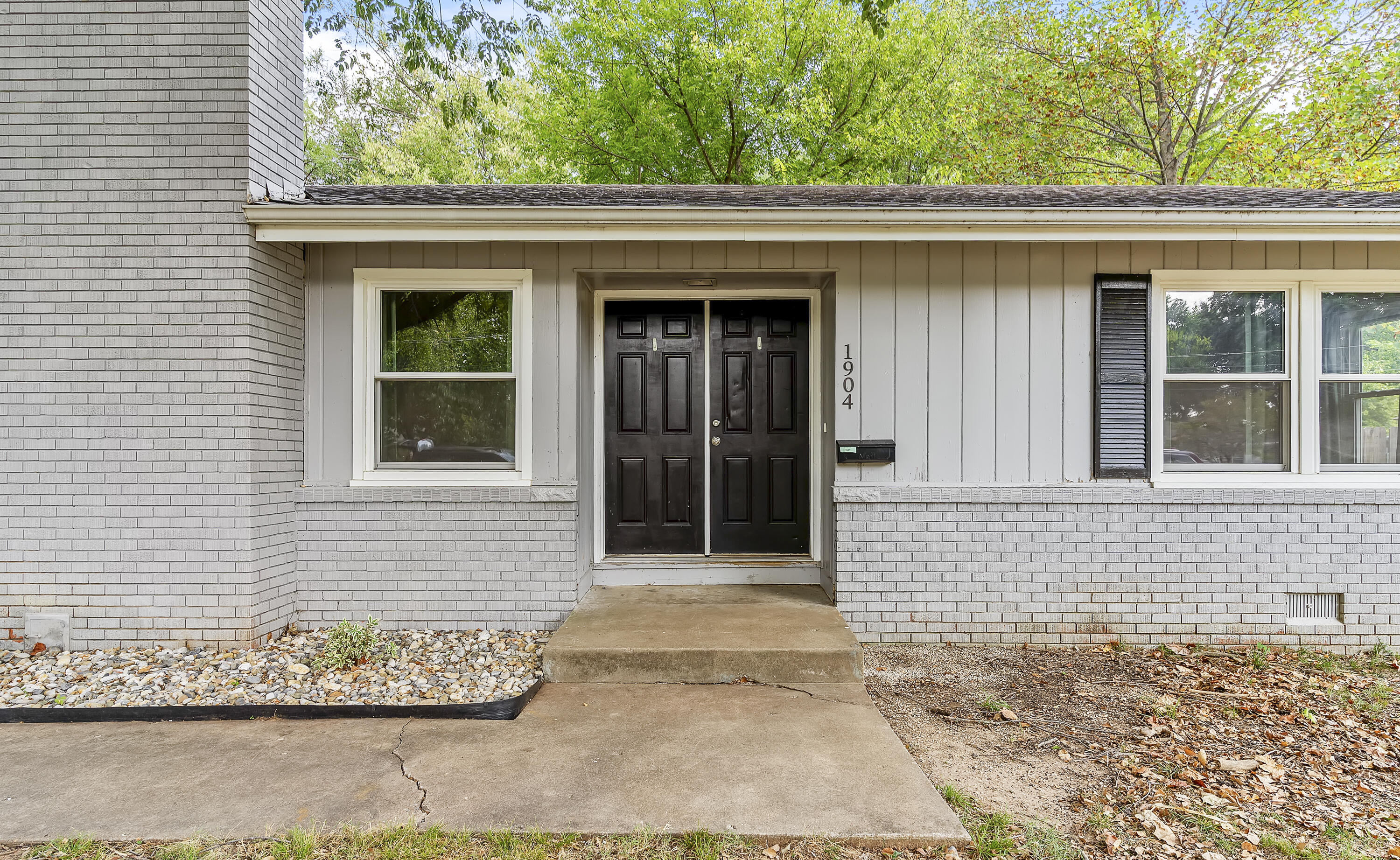 1904 South Glencrest Avenue Property Photo 4