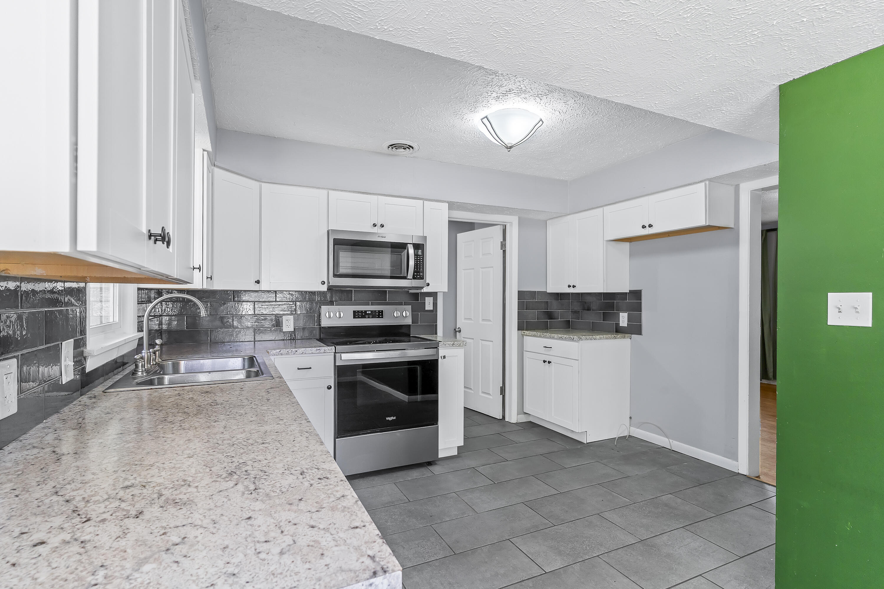 1904 South Glencrest Avenue Property Photo 12