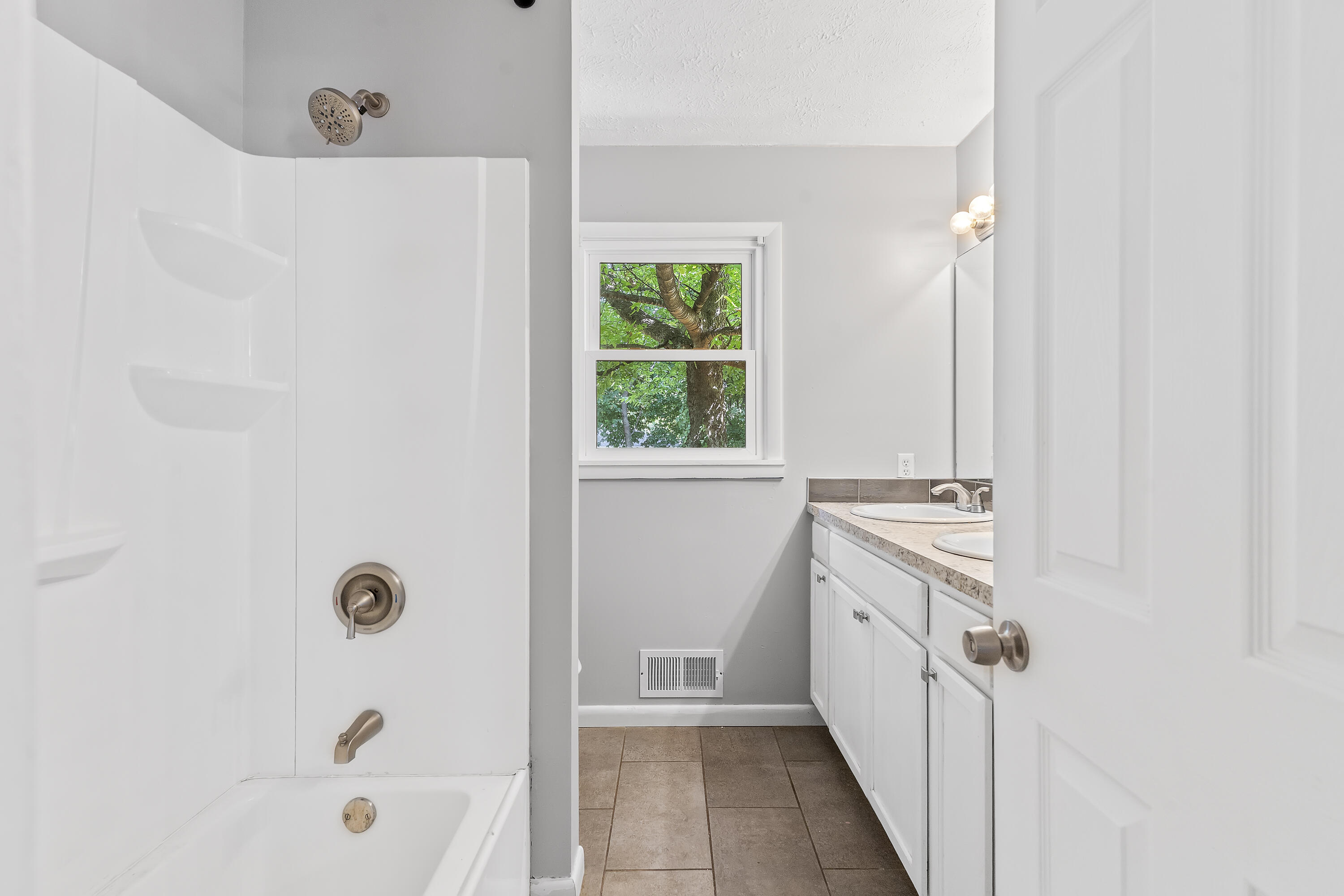 1904 South Glencrest Avenue Property Photo 19
