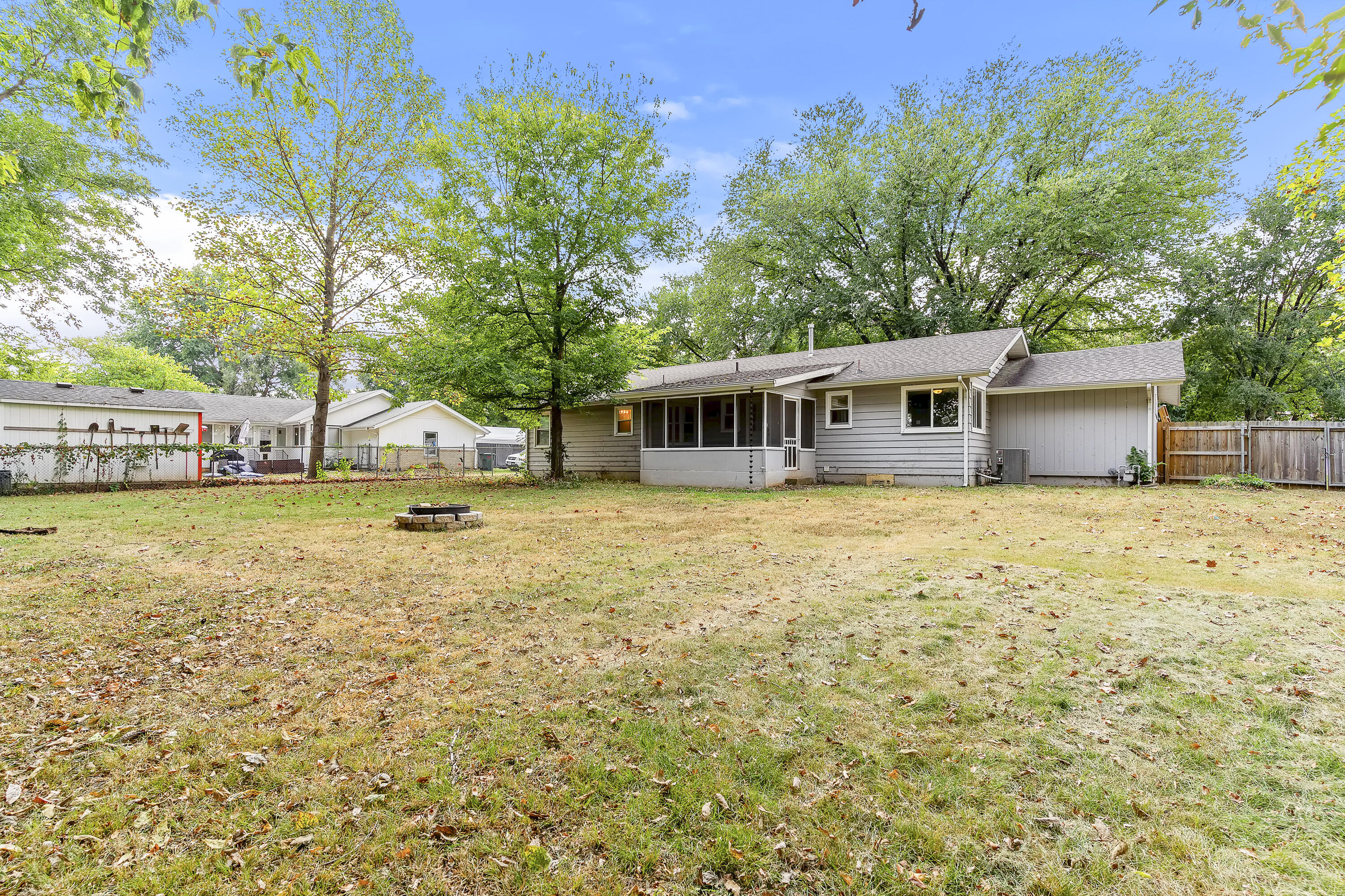 1904 South Glencrest Avenue Property Photo 27